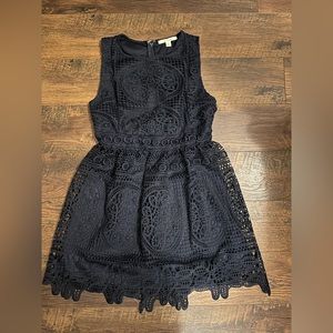 NAVY BOUTIQUE LACE DRESS- LIKE NEW